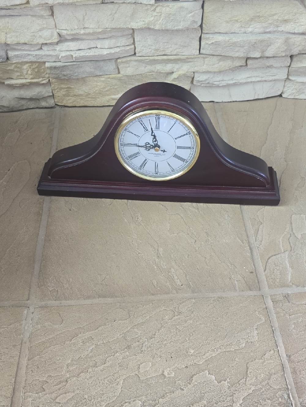Elegant Mantel Clock in Mahogany Finish with Roman Dial